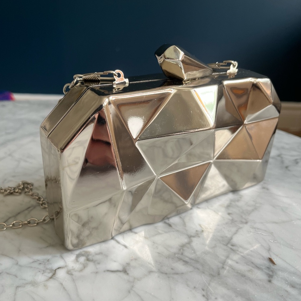 Reitmans Silver Geometric Clutch